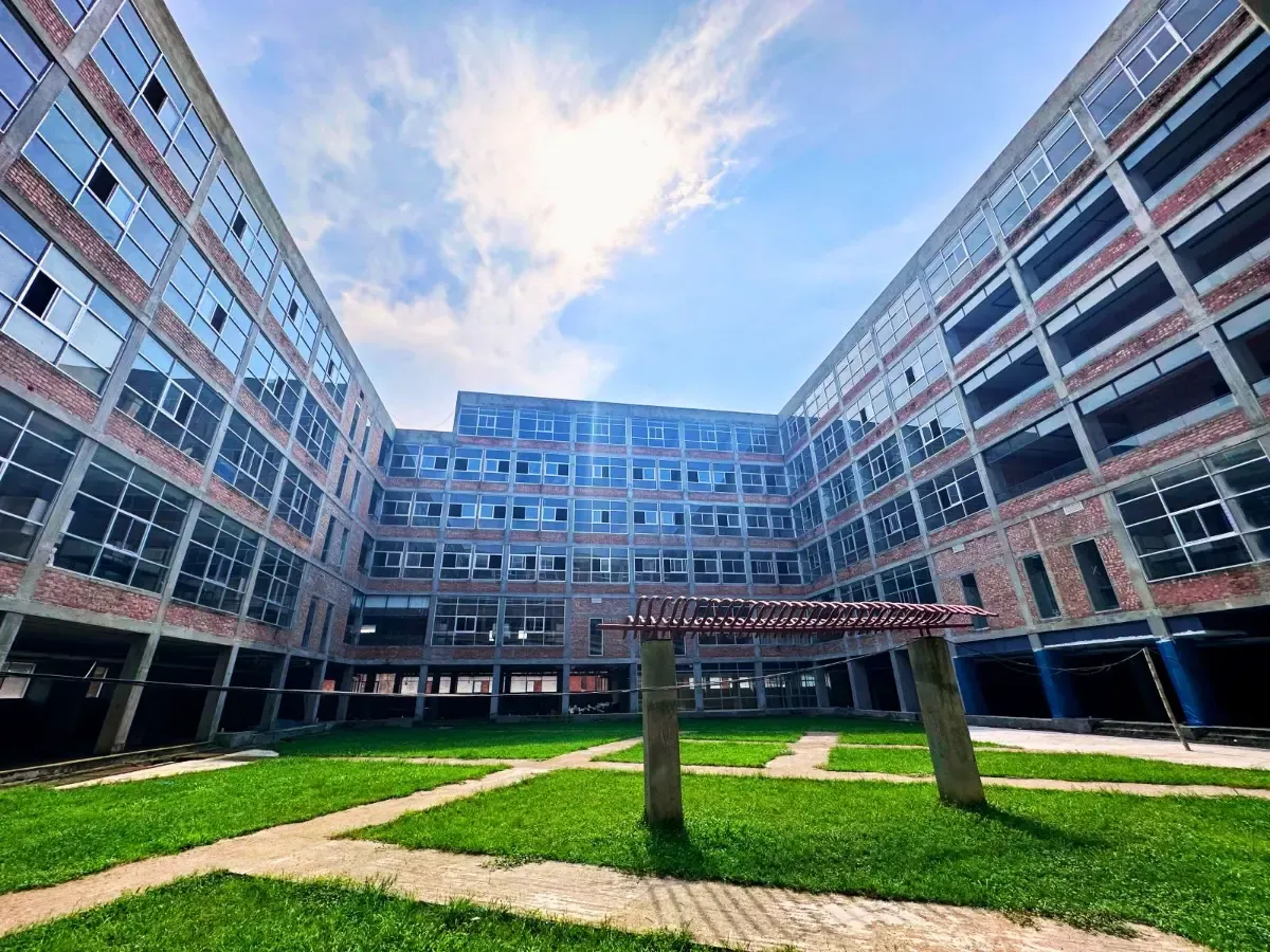 Inside Boarding House 1